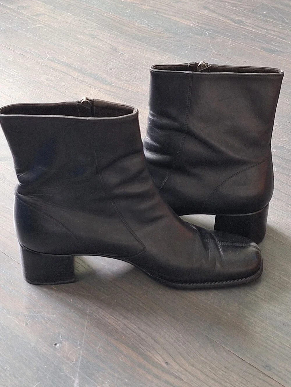 Salvatore Ferragamo Stacked Mid Heel Black Leather Booties Size 8.5 B